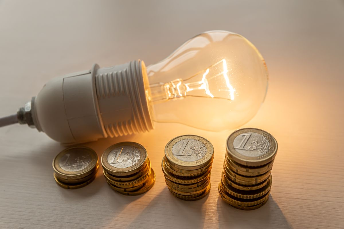 diferencia entre comercializadora y distribuidora de luz